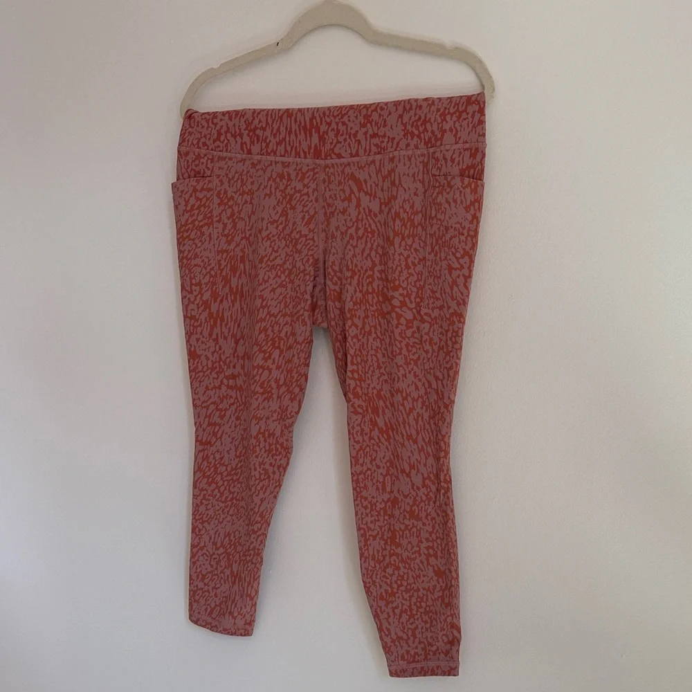 Athleta Salutation Stash Pocket 7/8 Tight - Picture 2 of 8